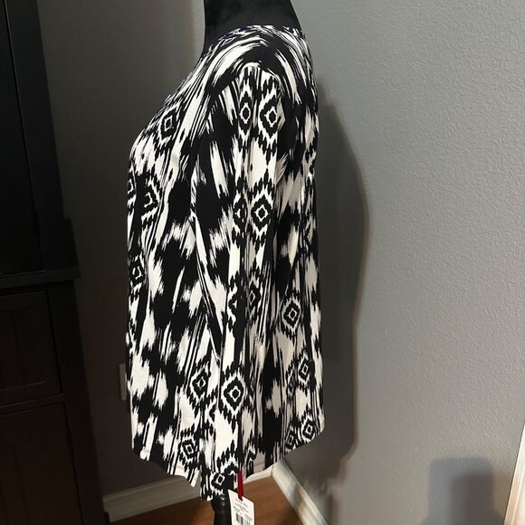 Ruby Rd Top XL Black White Ikat Blue Beaded Neckline Monochrome 3/4 Sleeve NWT - Picture 4 of 9